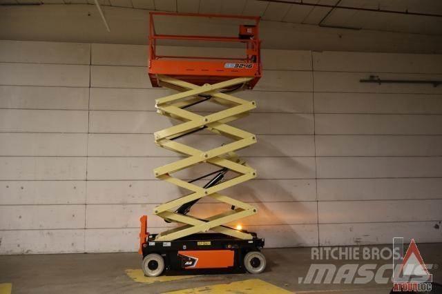 JLG 3246ES Körüklü personel platformları