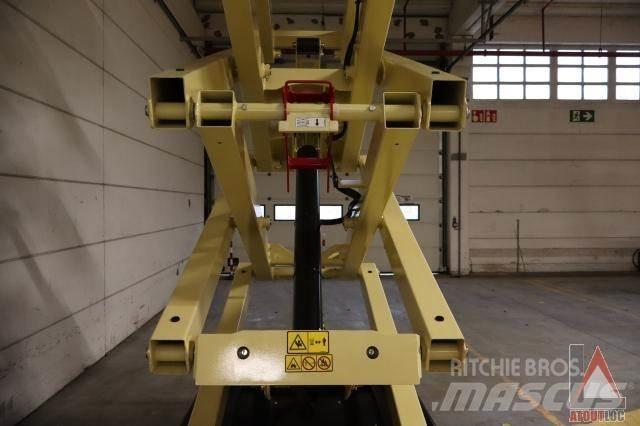 JLG 3246ES Körüklü personel platformları