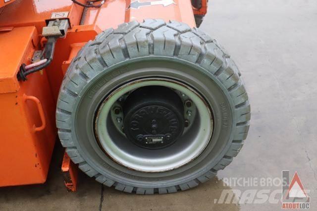 JLG E300AJP Körüklü personel platformları