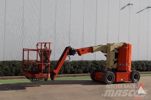 JLG E300AJP Körüklü personel platformları
