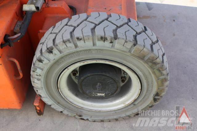 JLG E300AJP Körüklü personel platformları