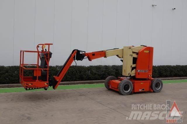 JLG E300AJP Körüklü personel platformları