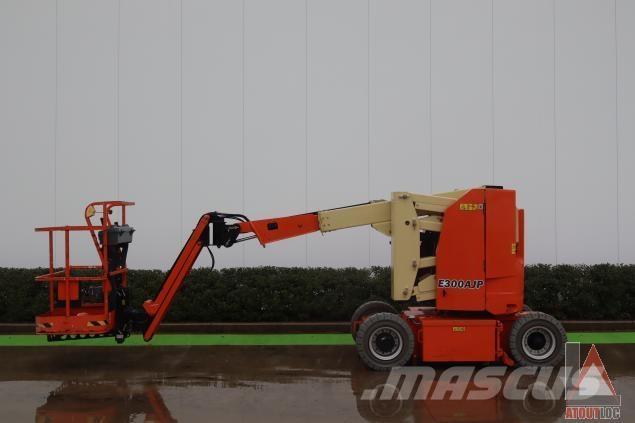 JLG E300AJP Körüklü personel platformları