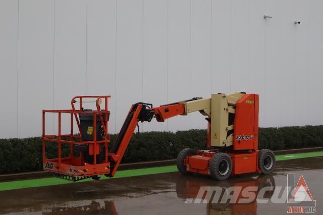 JLG E300AJP Körüklü personel platformları