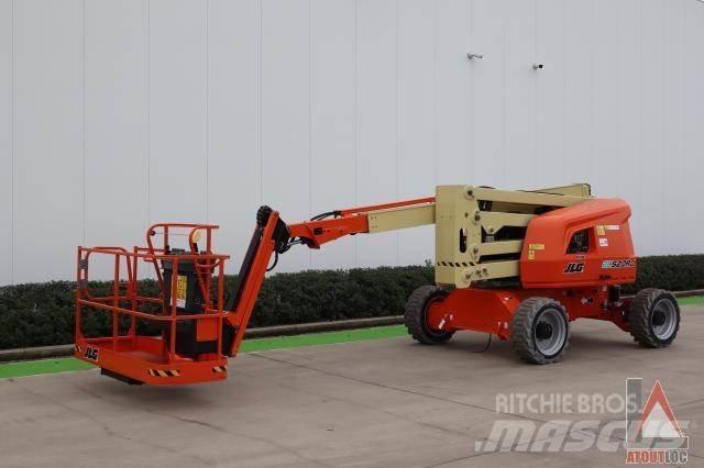 JLG EC 520AJ Körüklü personel platformları