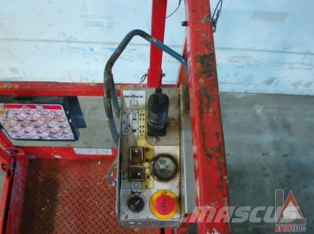 SkyJack SJ3219 Körüklü personel platformları