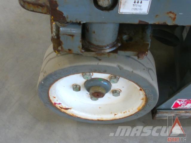 SkyJack SJ3219 Körüklü personel platformları