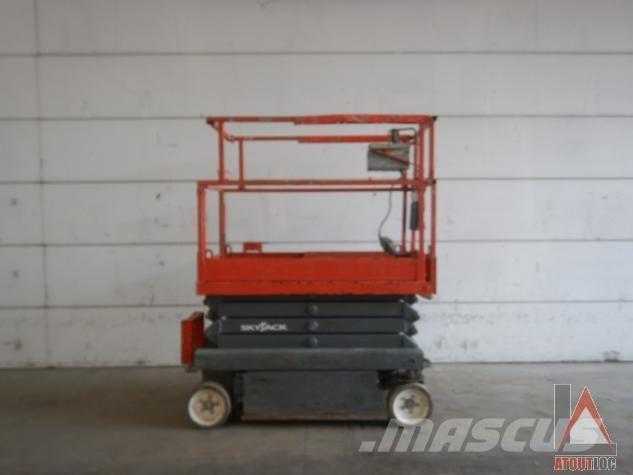 SkyJack SJ3219 Körüklü personel platformları