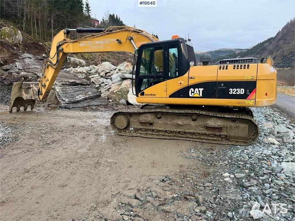 CAT 323D Paletli ekskavatörler