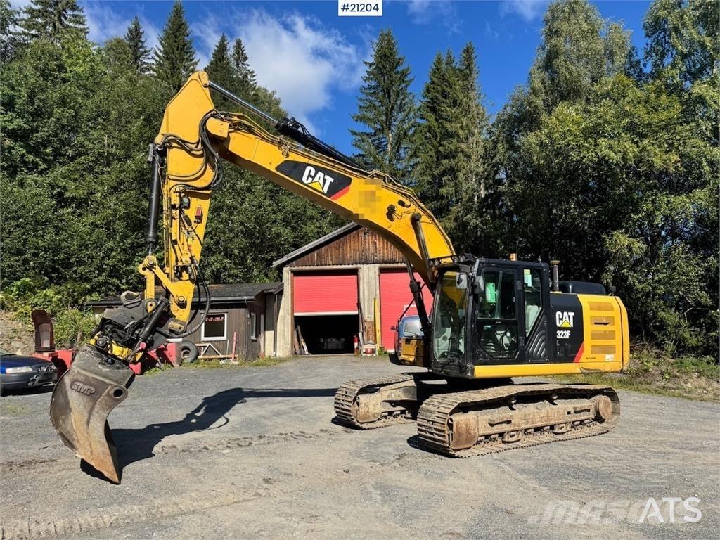 CAT 323FL Paletli ekskavatörler