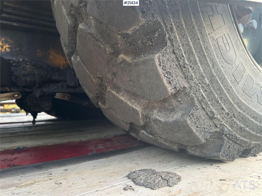 CAT AP 300 Asfalt sericiler