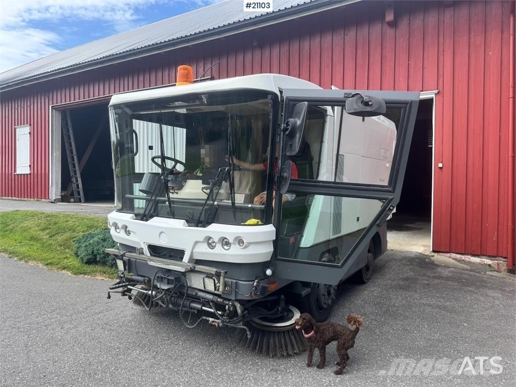 Ravo 540 Sweeper. Süpürme kamyonları