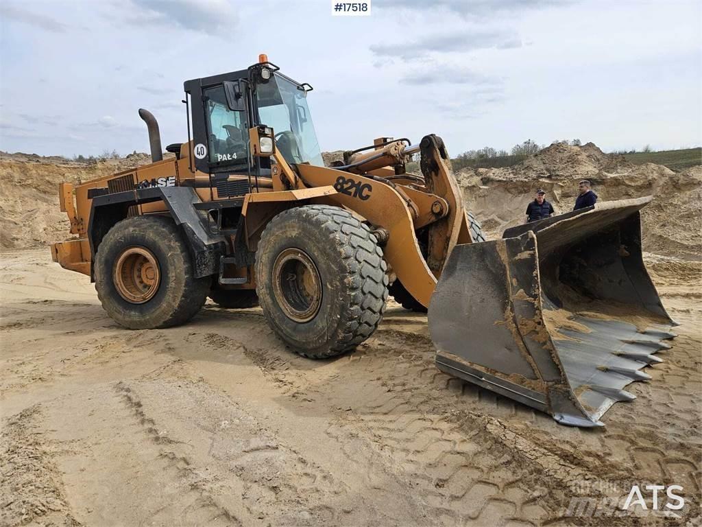 CASE 821C Tekerlekli yükleyiciler