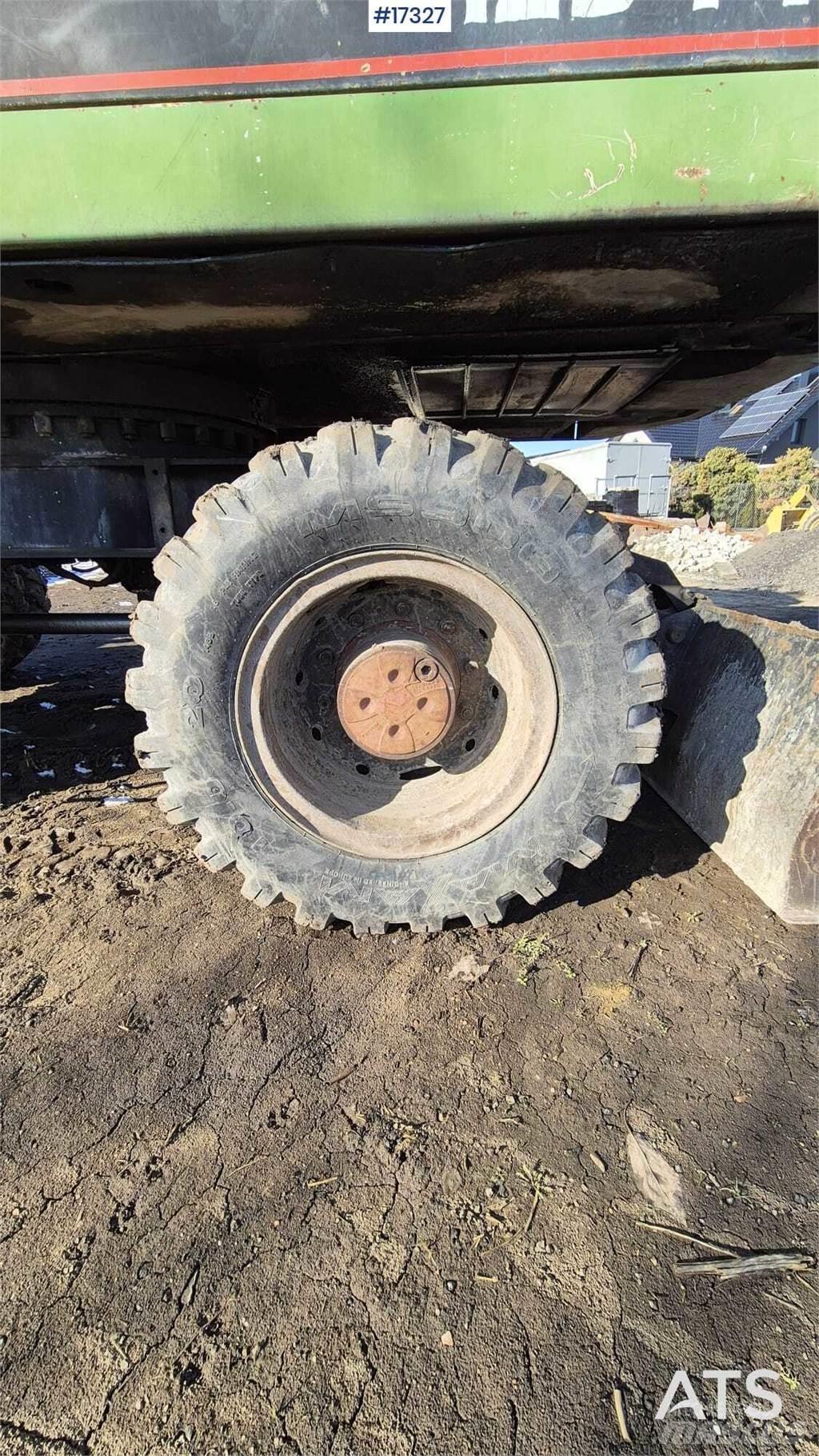 CAT 212BFT Lastik tekerli ekskavatörler