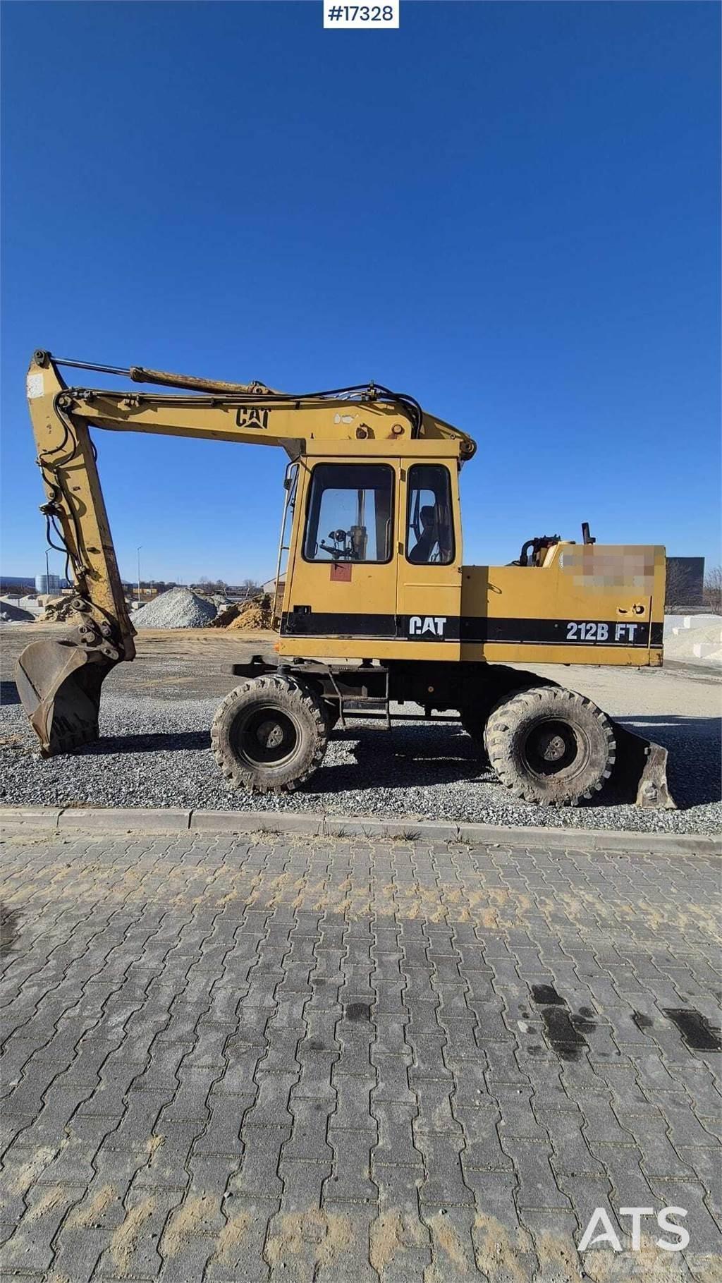 CAT 212BFT Lastik tekerli ekskavatörler