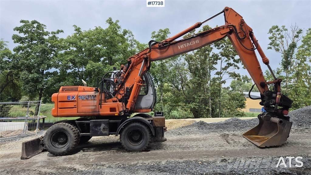 Hitachi EX 165W Lastik tekerli ekskavatörler