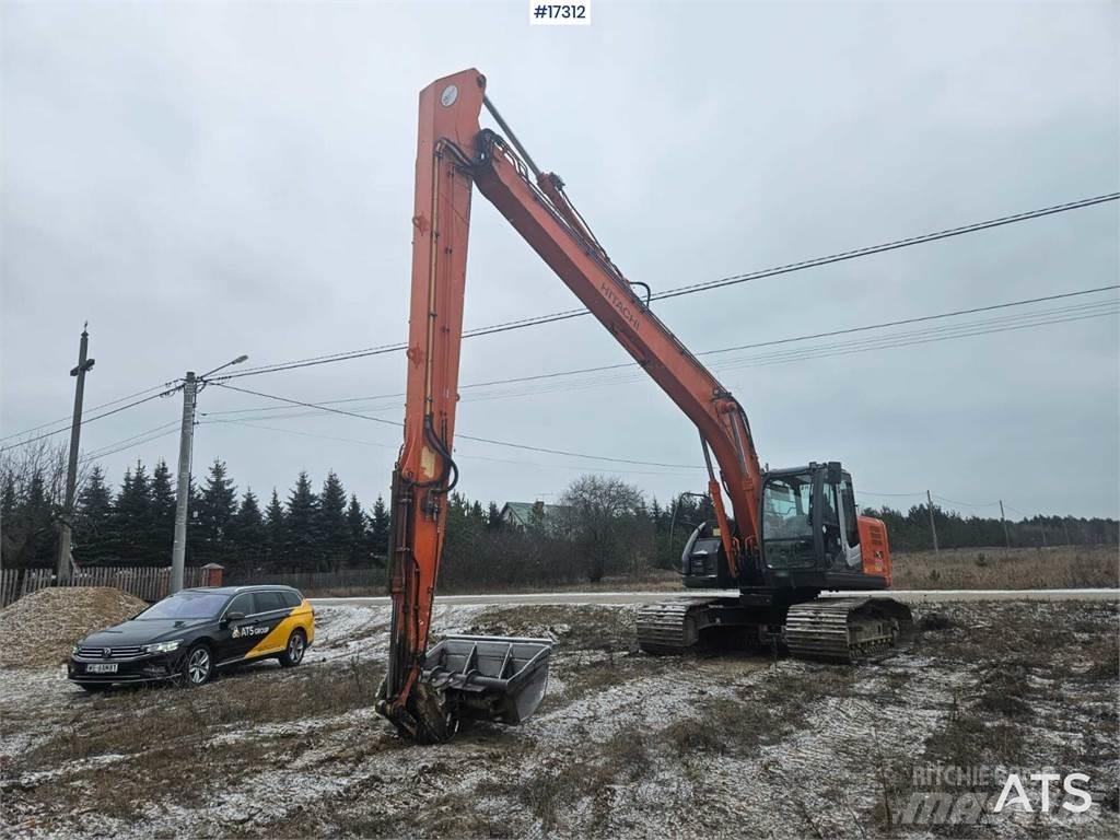 Hitachi ZX 225 US LC Paletli ekskavatörler