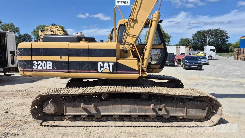 JCB JS 220 LONG Paletli ekskavatörler