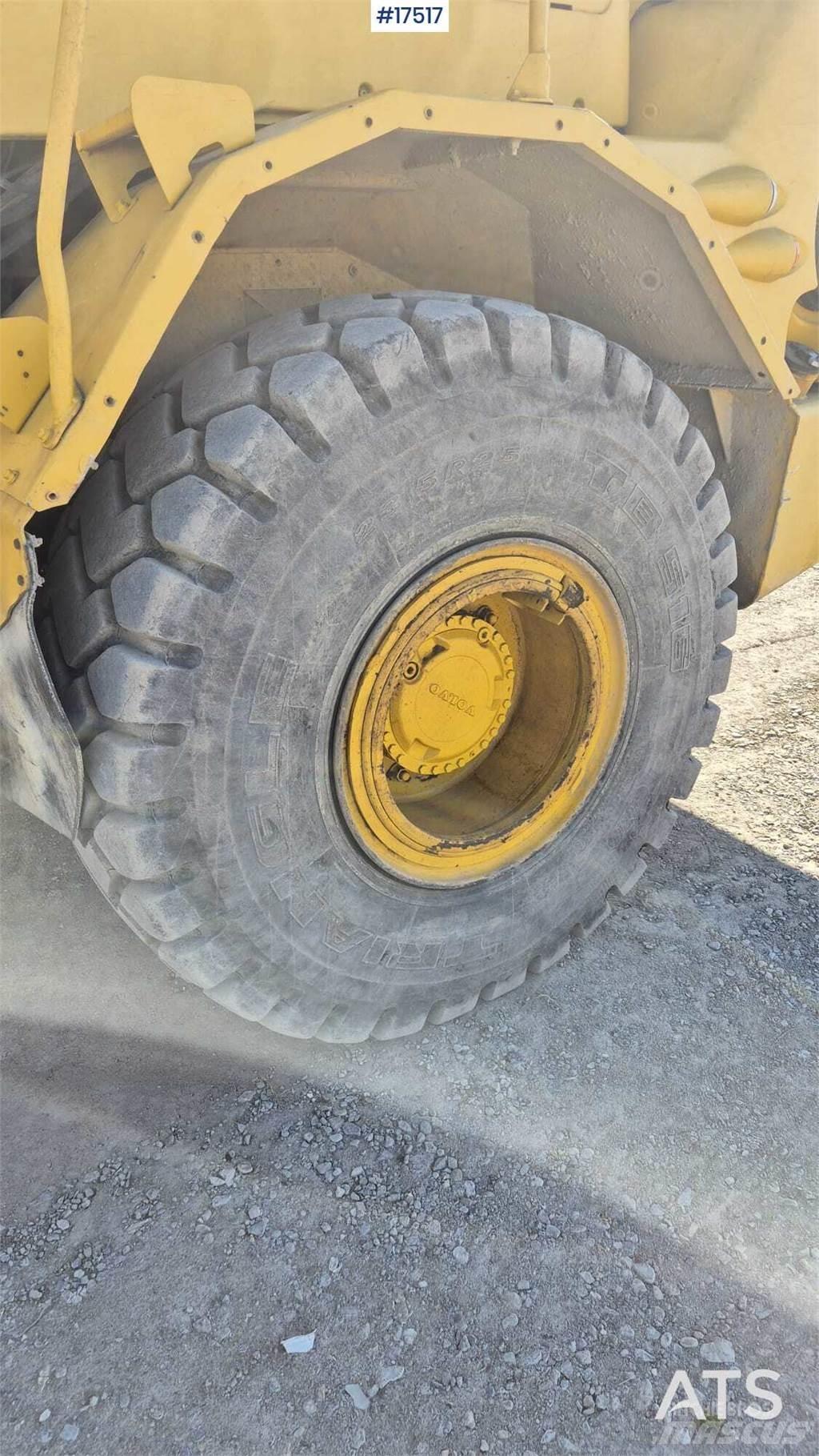 Volvo A25D Belden kirma kaya kamyonu