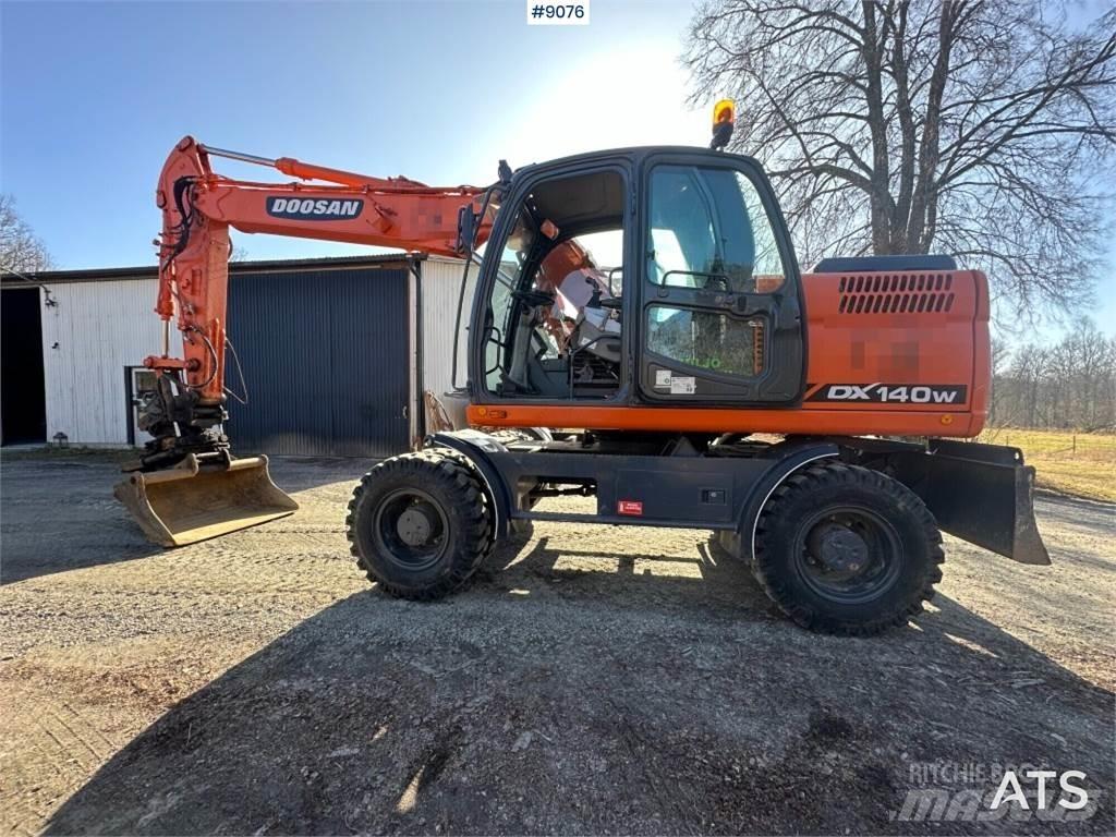 Doosan DX140W Lastik tekerli ekskavatörler