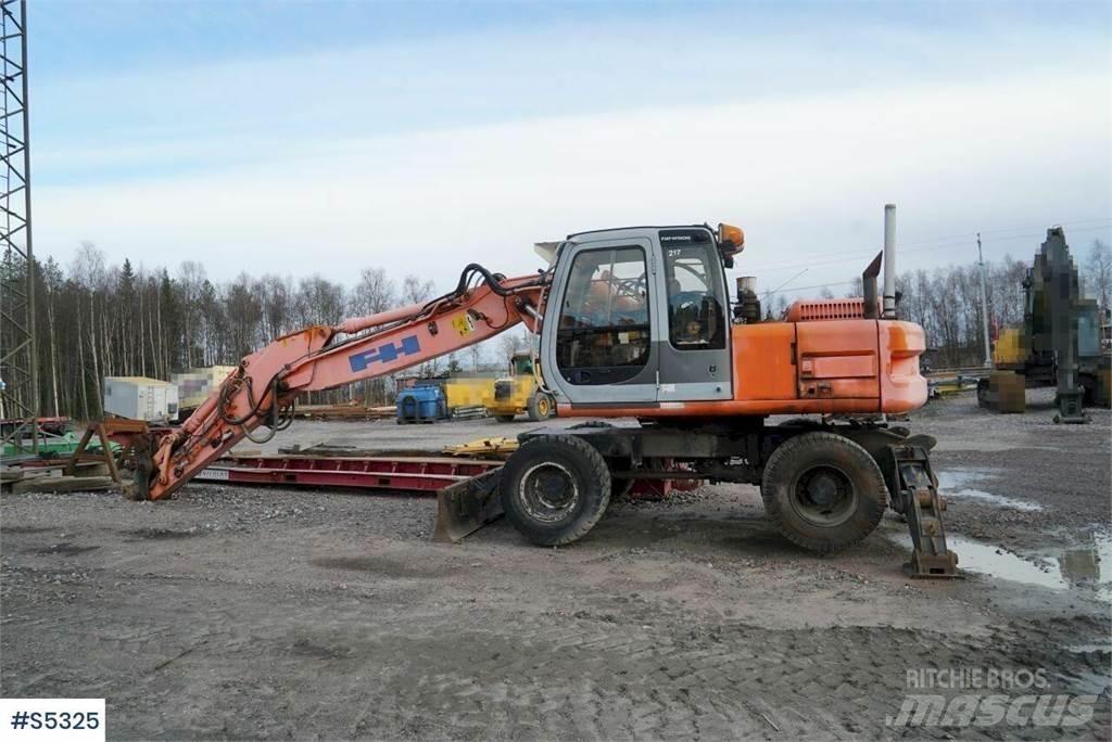 Hitachi EX165W Lastik tekerli ekskavatörler
