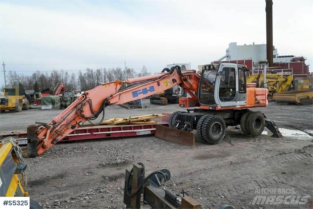 Hitachi EX165W Lastik tekerli ekskavatörler
