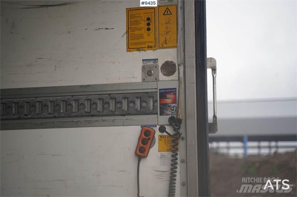 Mercedes-Benz ATEGO Kapali kasa kamyonlar