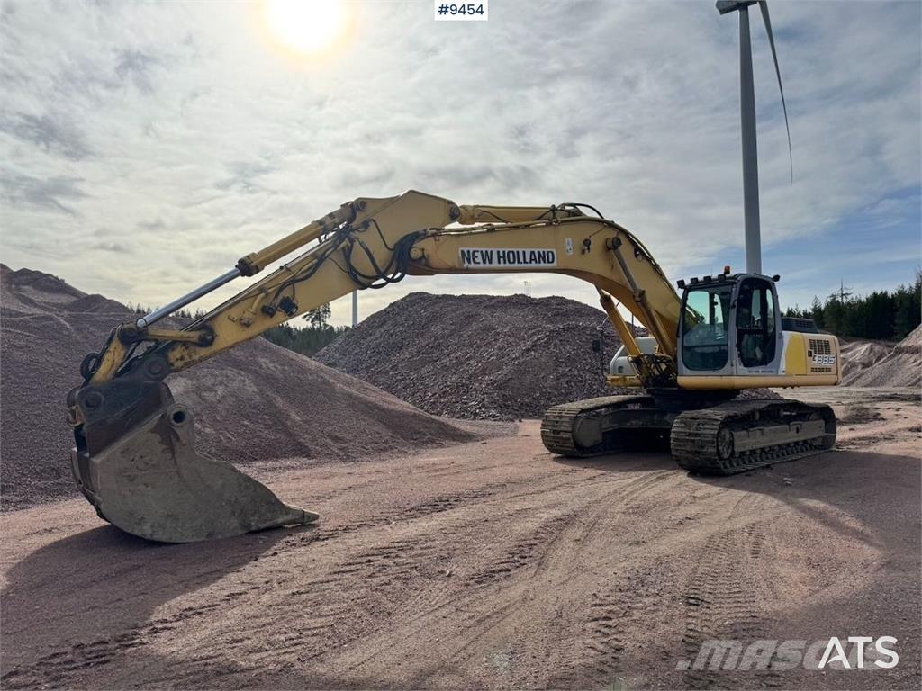 New Holland E385 Paletli ekskavatörler