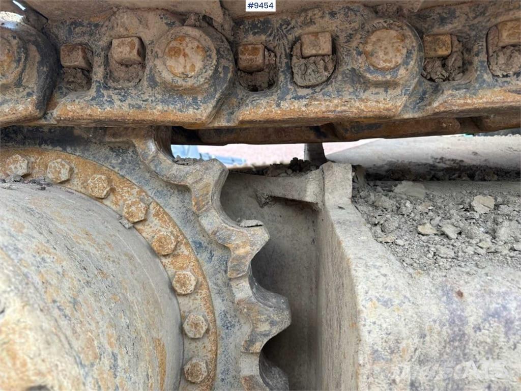 New Holland E385 Paletli ekskavatörler