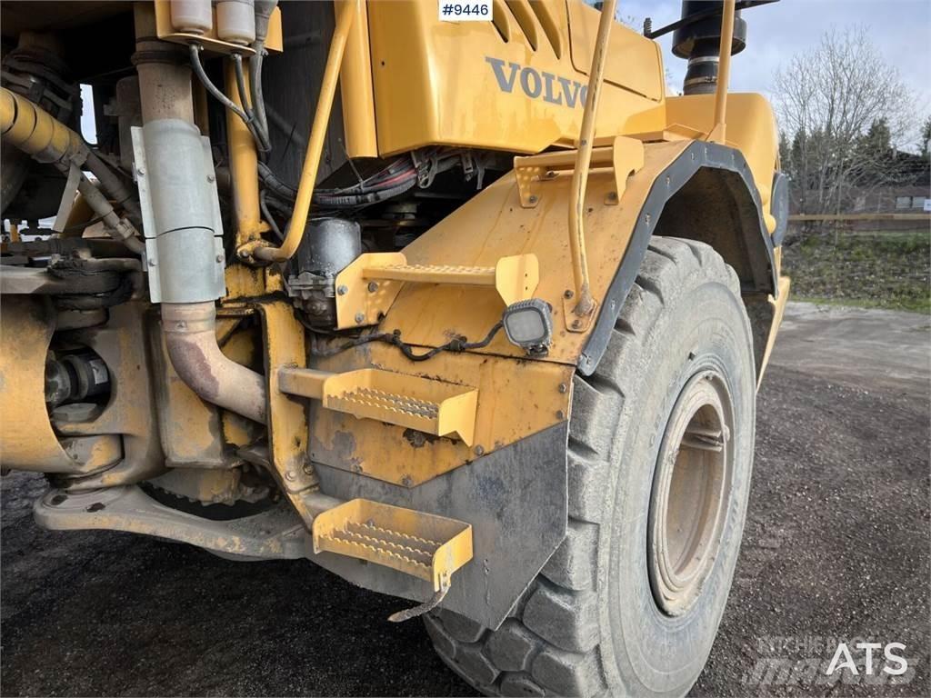 Volvo A25D Belden kirma kaya kamyonu