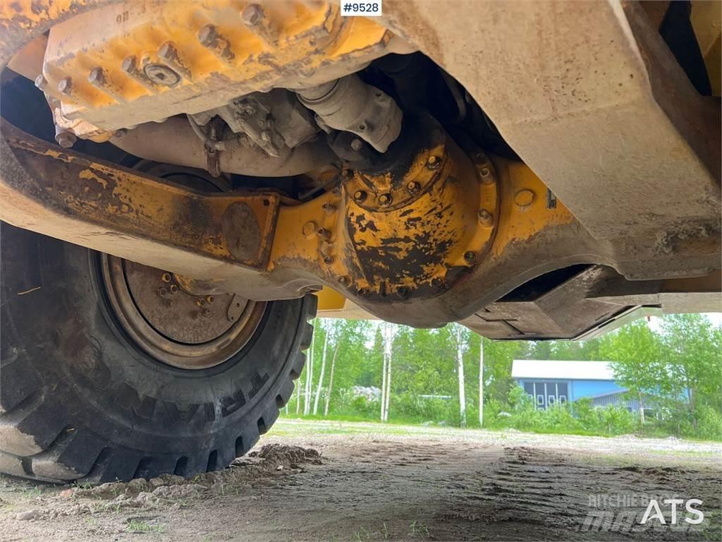 Volvo A25D Belden kirma kaya kamyonu