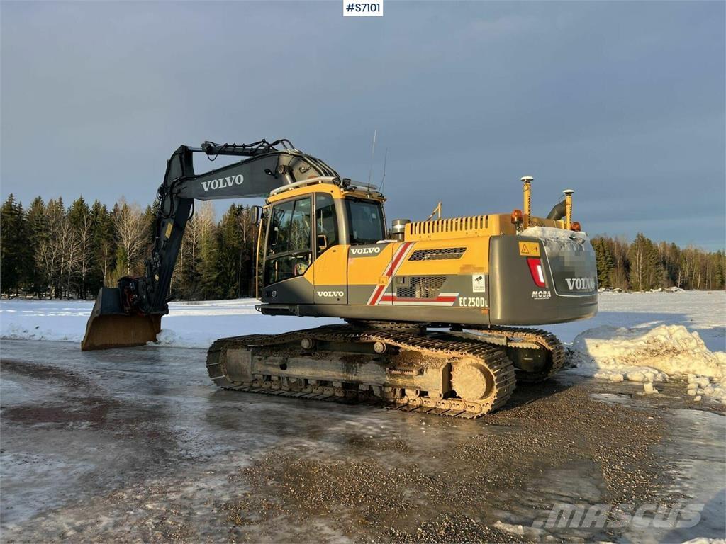Volvo EC250DL Paletli ekskavatörler
