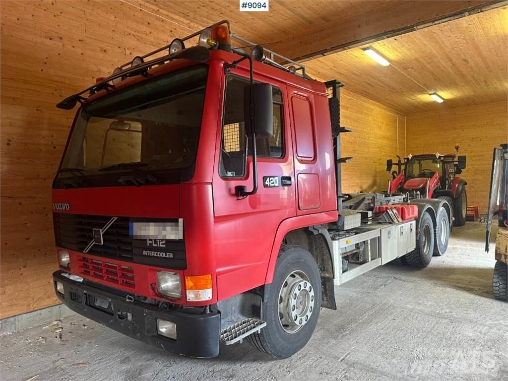 Volvo FL12 Vinçli kamyonlar