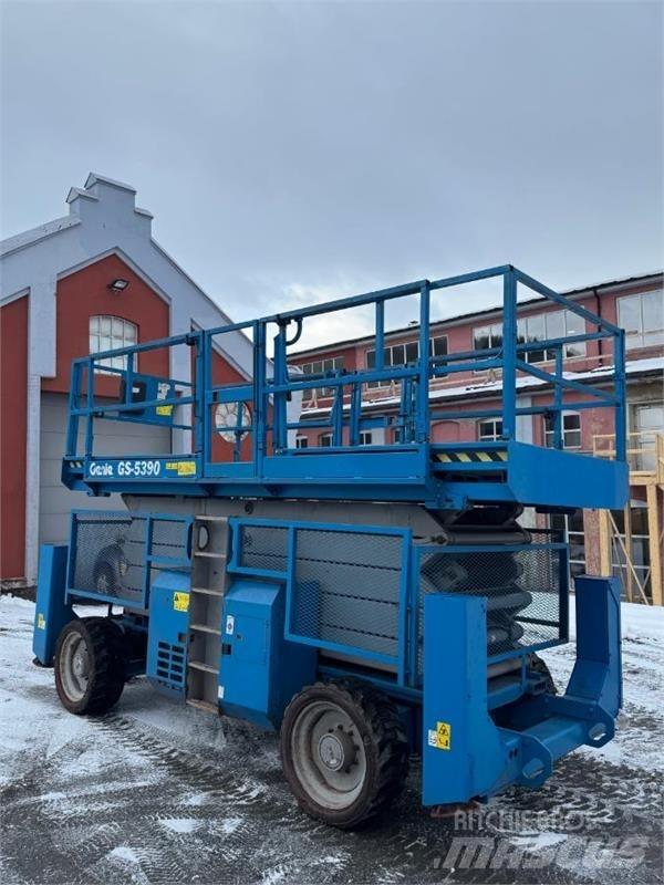 Genie 5390 Makasli platformlar