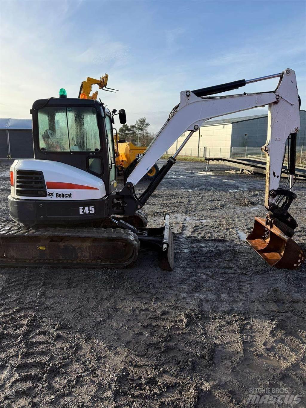 Bobcat E45 Paletli ekskavatörler