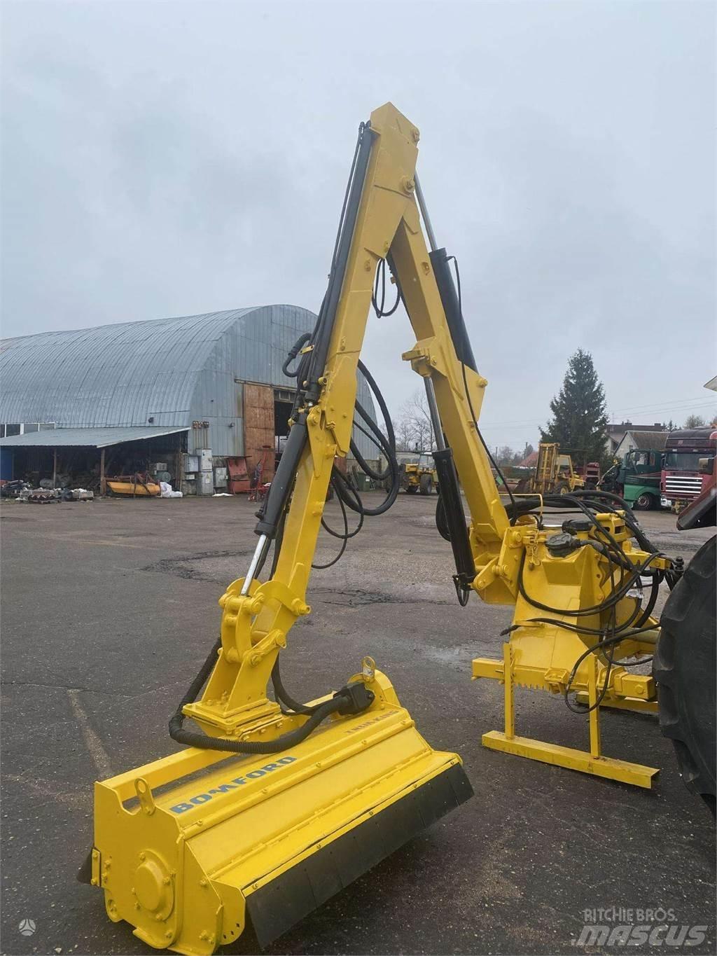 Bomford 800 Diskli çayir biçme makinasi