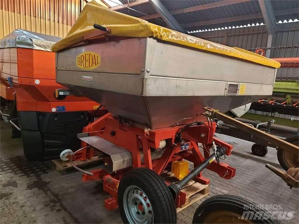 Bredal F2 2500 Mineral gübre dagiticilar