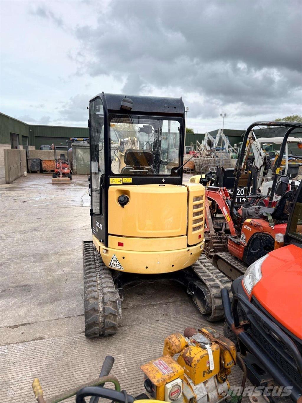 CAT 302.7 DCR Mini ekskavatörler, 7 tona dek