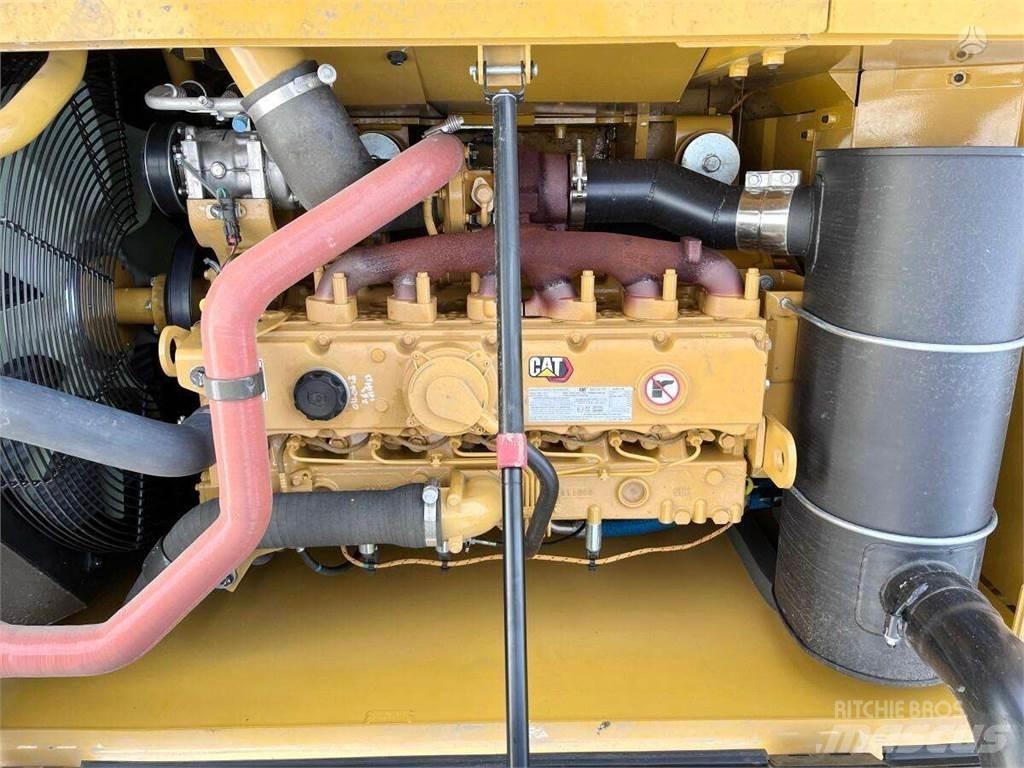 CAT 323D3 Paletli ekskavatörler