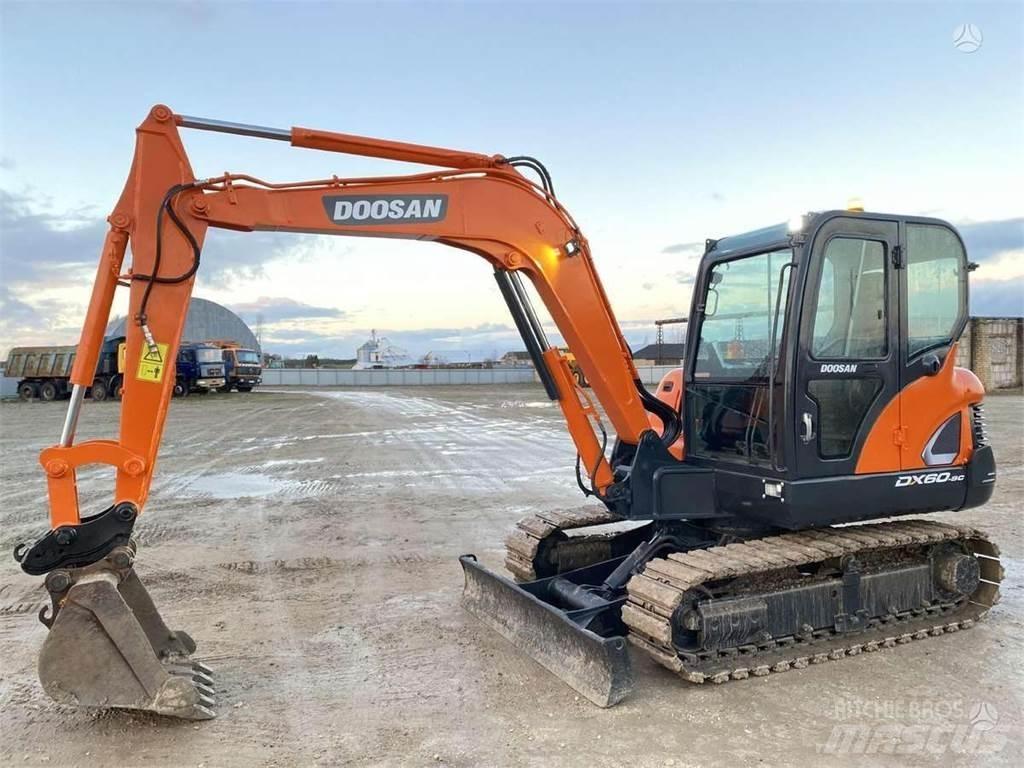Doosan DX 60 C Mini ekskavatörler, 7 tona dek