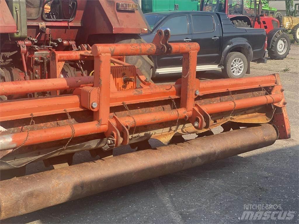 Dücker 300 Diskli çayir biçme makinasi