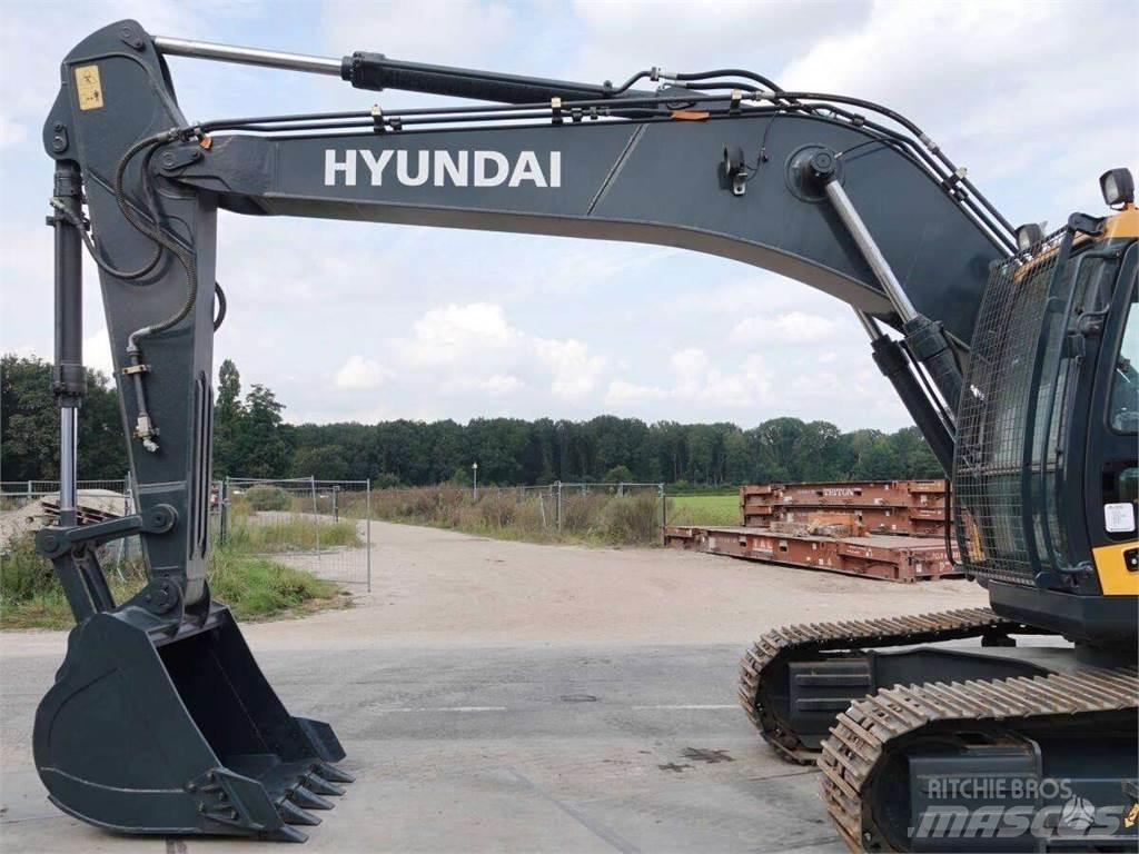 Hyundai R215 Paletli ekskavatörler