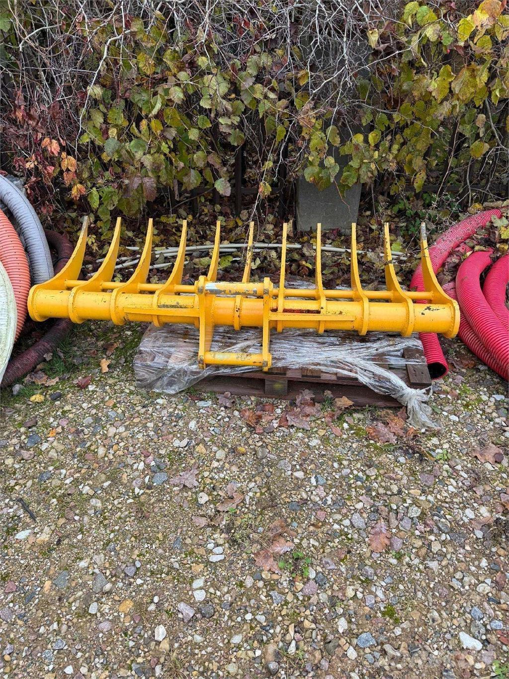 JCB JS145LR Paletli ekskavatörler