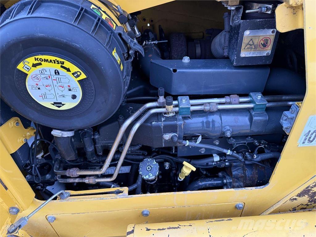 Komatsu D51PX-22 Paletli dozerler