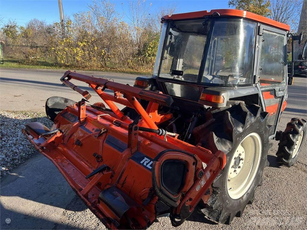 Kubota GL320 Traktörler