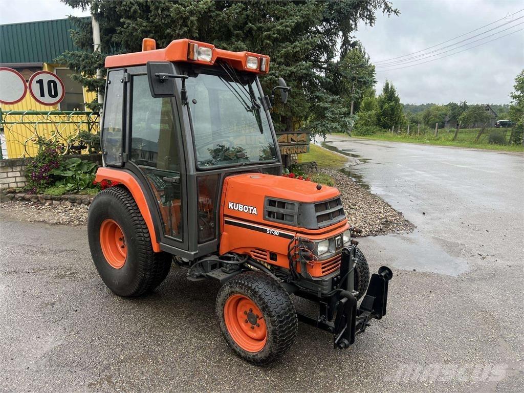 Kubota ST-30 Traktörler