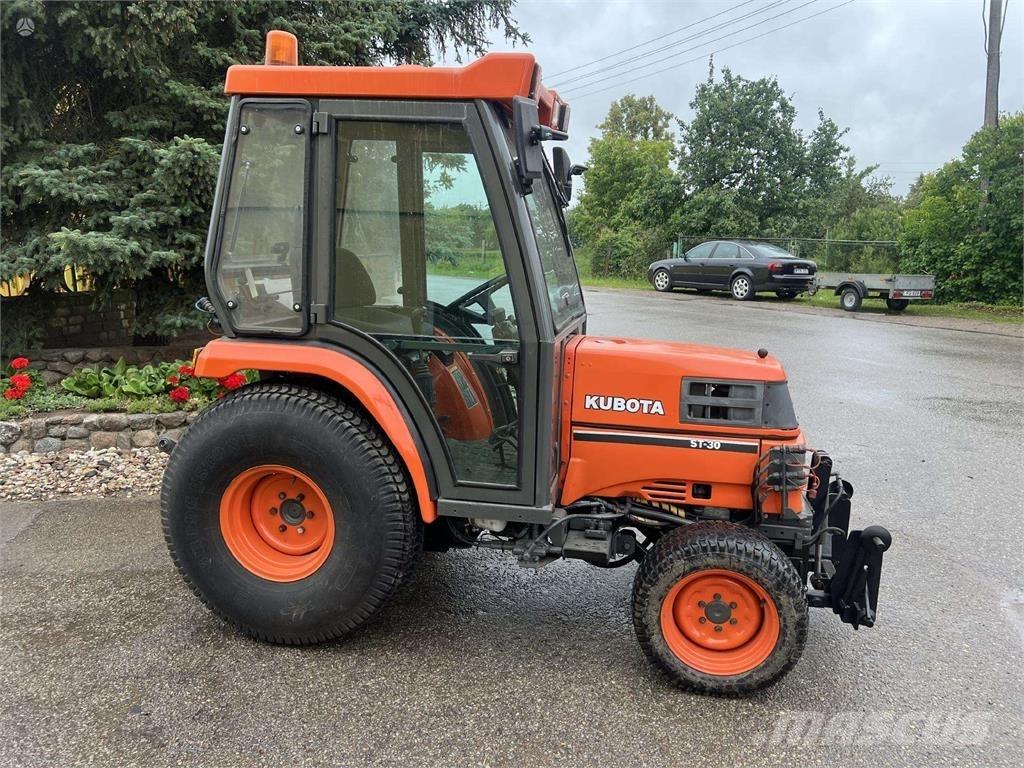 Kubota ST-30 Traktörler