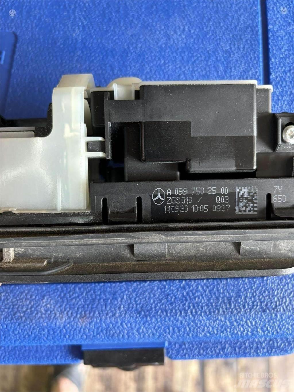 Mercedes-Benz  Diger