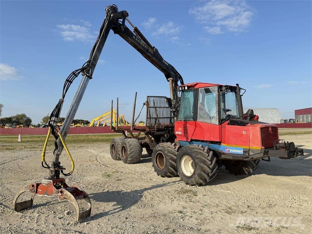 Valmet 830.1 Tomruk yükleyici traktörler