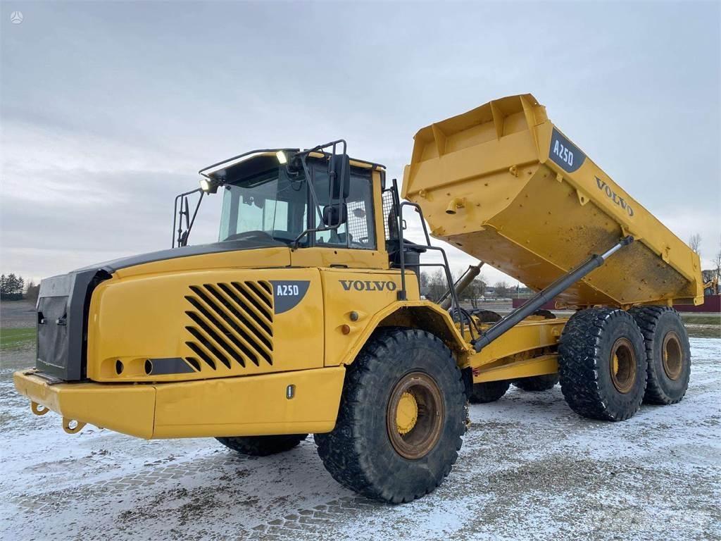 Volvo A25D Belden kirma kaya kamyonu